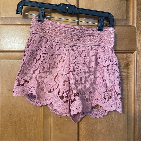 Pants - Lace flowy Shorts